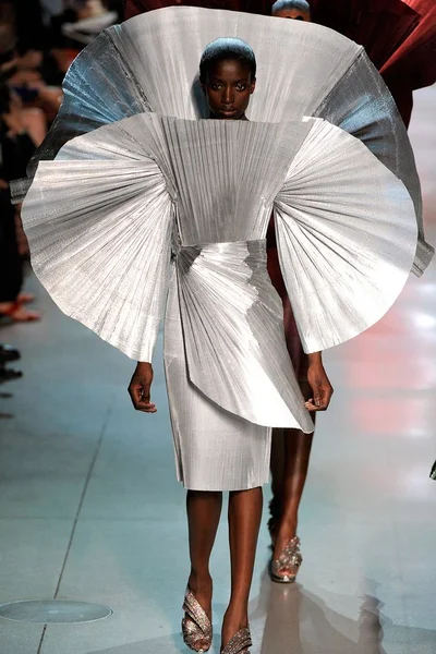Look 35